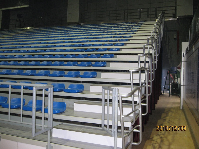 重慶萬盛體育館伸縮看臺項目